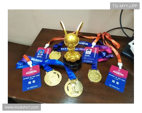 成都体院攀岩队勇夺两金五银一铜，丙组团体夺冠创佳绩